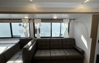 NEW & ELEGANT! 2025 Forest River RV Salem 31KQBTS