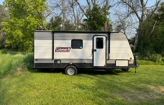 Lightweight, sleeps 6, upgrades! 400W solar system