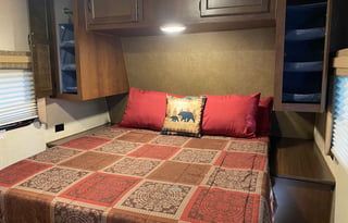 Home Away From Home- 2015 Jayco Great floor plan!