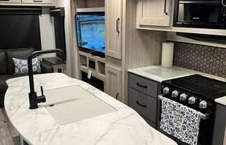 2022 Heartland Sundance Ultra Lite 293 RL