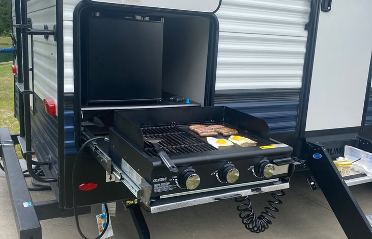 Griddle and grill combo