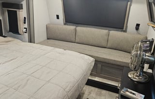 2020 Montana 38ft Montana