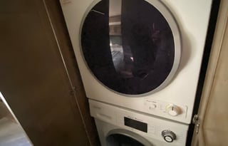Amazing Couples Getaway w/Washer & Dryer