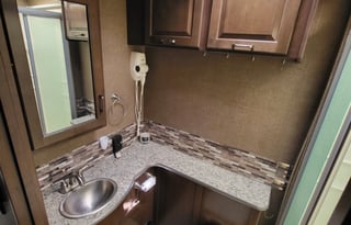 Elegant Class A Motorhome – Explore the Rockies