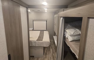 The Phoenix, 2026 Thor Motor Coach Omni TRAIL R36