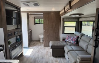 Nice and Ready to camp - with large bathroom!