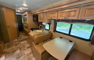 Thor Four Winds 31E – Ultimate Family & OffGrid RV
