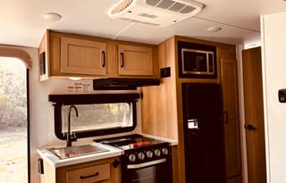 New Geo Pro G20BHS, Sleeps 6, Bunk Beds, Furnished