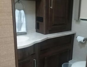 Entegra Coach Emblem 36U