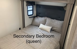 Luxury Glamping on Wheels (Pet Friendly)