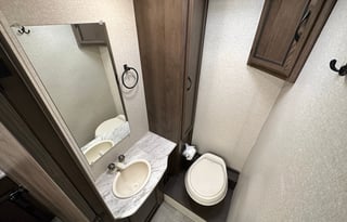 Coachmen RV Freelander 27QB Chevy 4500 (CA)