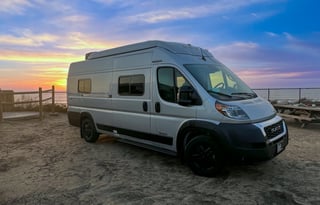 Beyond Glamping-Starlink Included-The Silver Spoon
