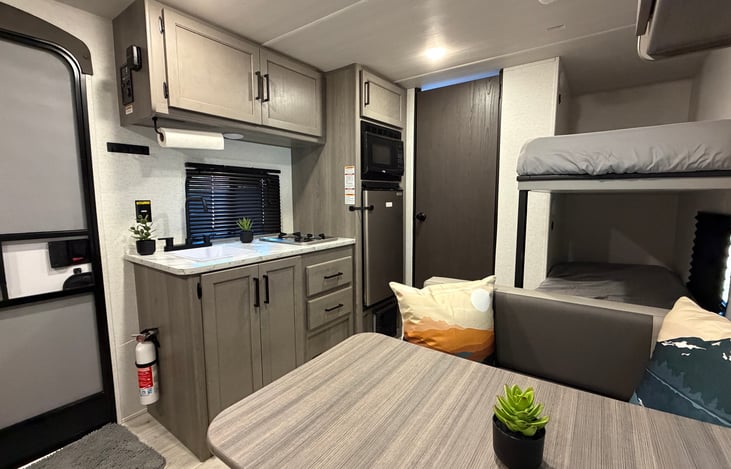 Twin bunkbeds