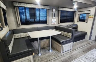 Catalina 2 bedrooms/ bunk room Sleeps 8 light w