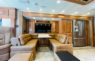 Ultimate Luxury 2018 Entegra Aspire 44R with bunks