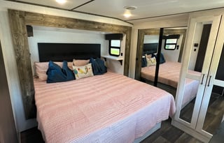 2022 Heartland Bighorn Traveler 37DB