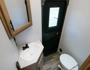 Forest River RV Cherokee Arctic Wolf 321BH