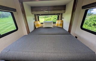 Itasca Navion | Classy Mercedes RV with 2 slides