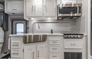 Ultra Luxurious - Bunkhouse - 2 bathrooms