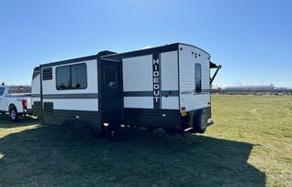 Modern and Spacious Hideout