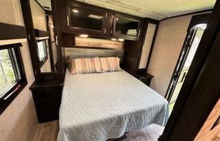 2022 Jayco Jay Feather 24BH