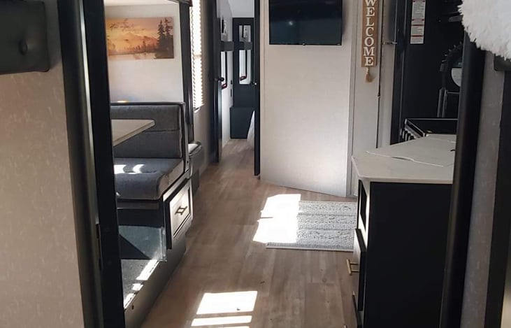 Spacious, cosy, comfy and very clean.