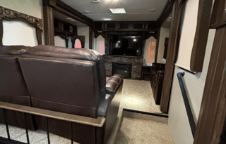 Spacious 2016 Keystone Cougar 326RDS