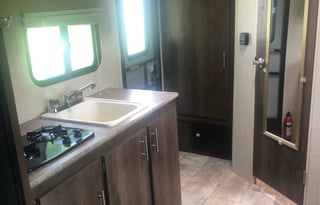 2018 KZ Sportsmen Classic 151RB