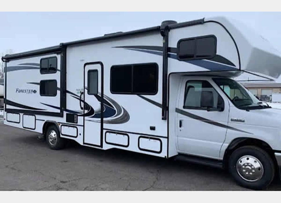 Class C Motor Home rentals in green bay