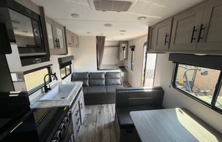 24 Flying Dutchman – Sleeps 8 l Bunks l Delivery