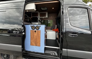 Offgrid 2021 Mercedes sprinter