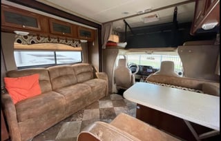 2015 Coachmen RV Leprechaun 28DS Ford 450