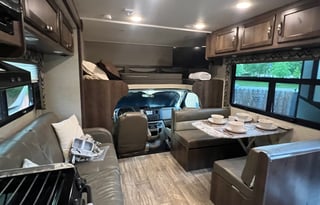 The Bunkhouse Motorhome | Sleeps 8