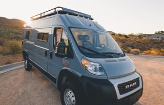 Off grid campervan with TV & ROOFTOP DECK