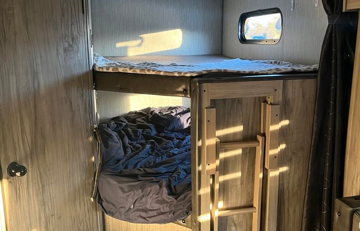 These bunks can sleep 4 people depending on their weights.