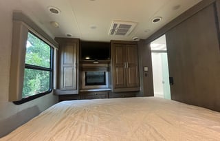 The Lone Star Lodge – Tailgate-Ready, Pet-Friendly