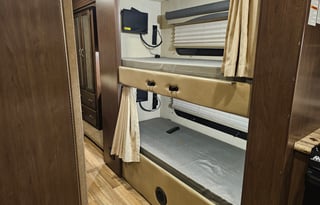 2017 Thor Motor Coach ACE 30.2