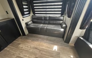Forest River Cherokee ** Big living area(OKFL2163)