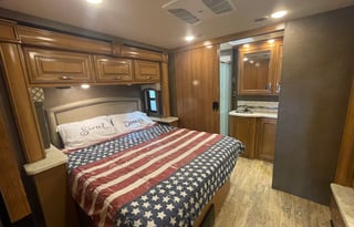 Luxury on wheels master on sweet bath and a half