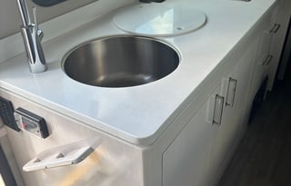 2023 Renegade Vienna 25VRML, Mercedes 3500 Chassis