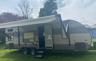 2017 Forest River RV Cherokee Grey Wolf- Sleeps 8!