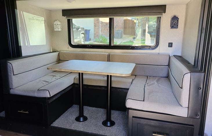 The dining table turns into a bed that sleeps 2.
Enjoy a nice "candle lit" dinner with your loved one with the lanterns provided.