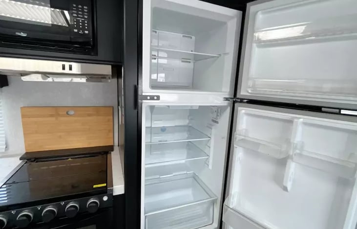 refrigerator & freezer