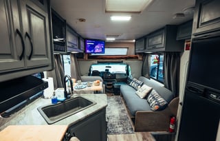 Thor Four Winds 28A (Solar & Renovated + Starlink)