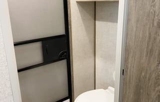 2021 Heritage Glen 356QB - 2 Baths, Huge Bunk Rm!