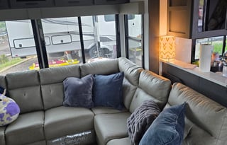 2025 Alliance RV Valor 44V14