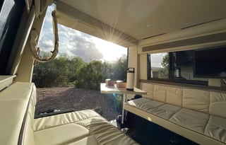 Mercedes Sprinter 4x4 - Solar/Generator