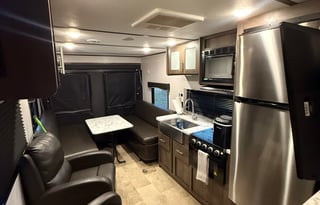 2021 Keystone RV Coleman Lantern 251