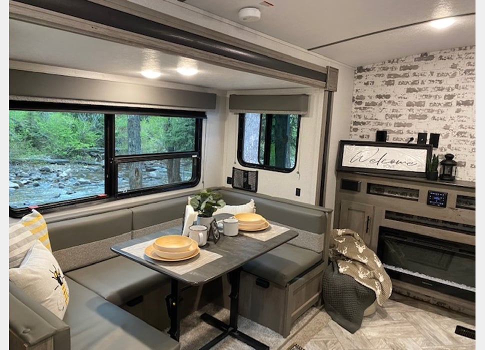 Travel Trailer rentals in Manila