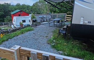 RV - 6 Miles to Bethel Woods set up on sheep farm